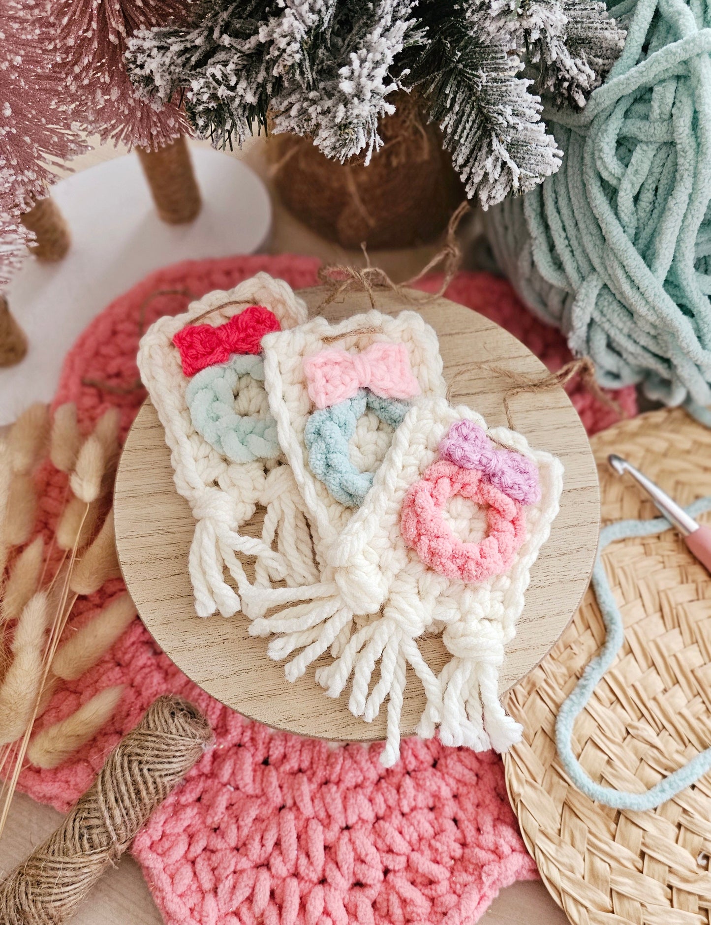 Christmas Ornament Crochet Pattern, No Sew, Canvas Wreath Ornament, PDF Download, KnotsMerryYarn