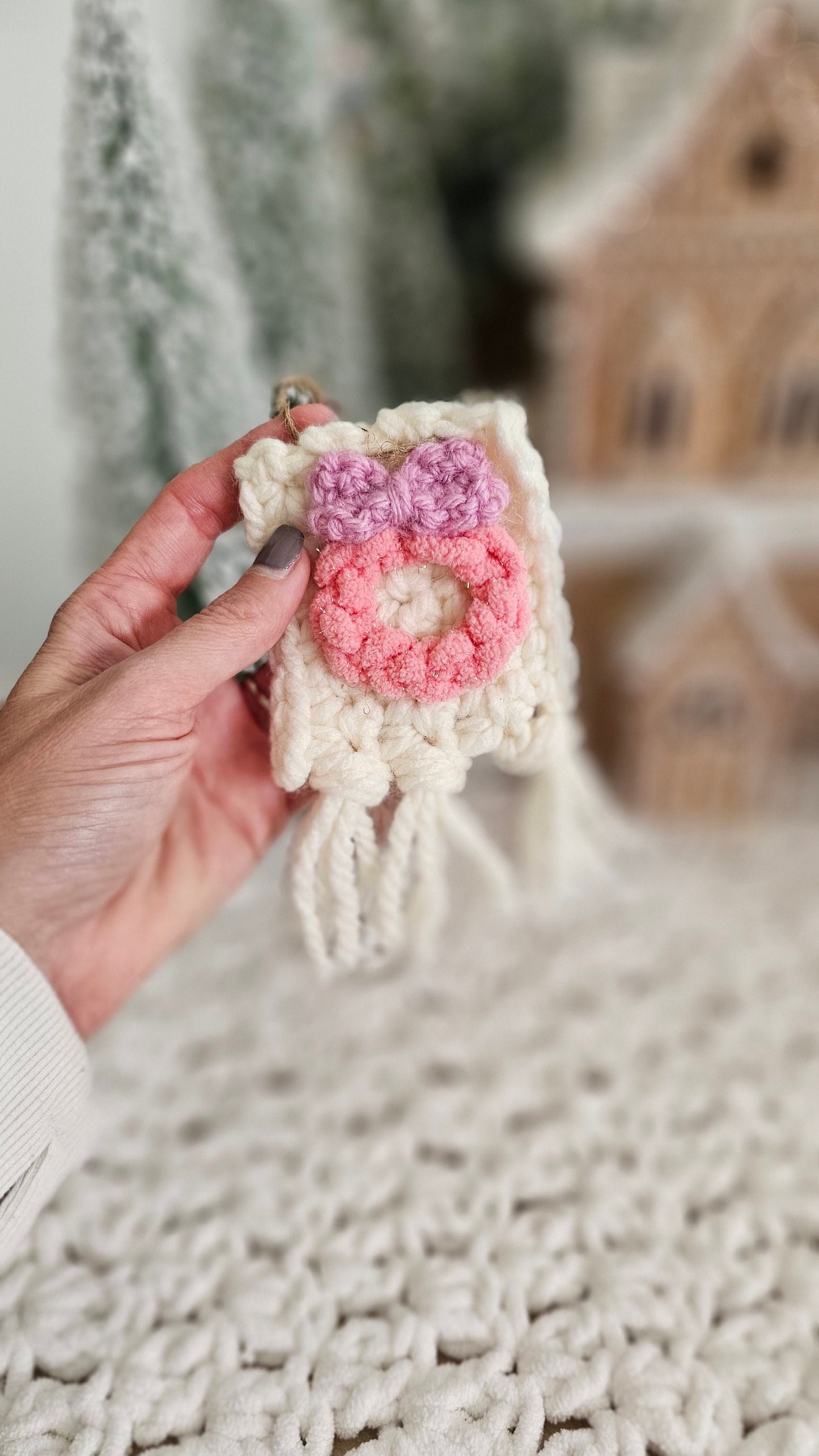 Christmas Ornament Crochet Pattern, No Sew, Canvas Wreath Ornament, PDF Download, KnotsMerryYarn