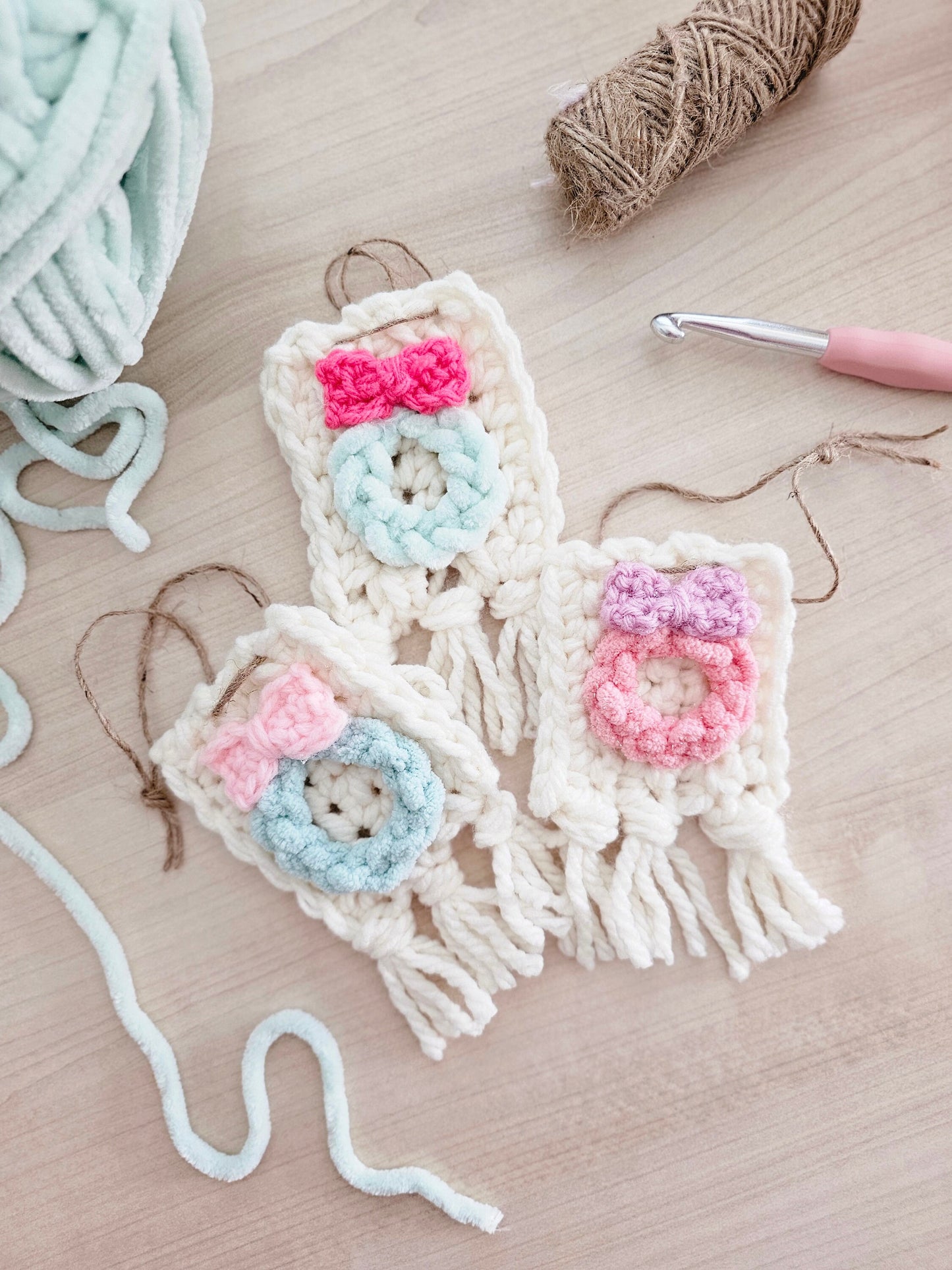 Christmas Ornament Crochet Pattern, No Sew, Canvas Wreath Ornament, PDF Download, KnotsMerryYarn