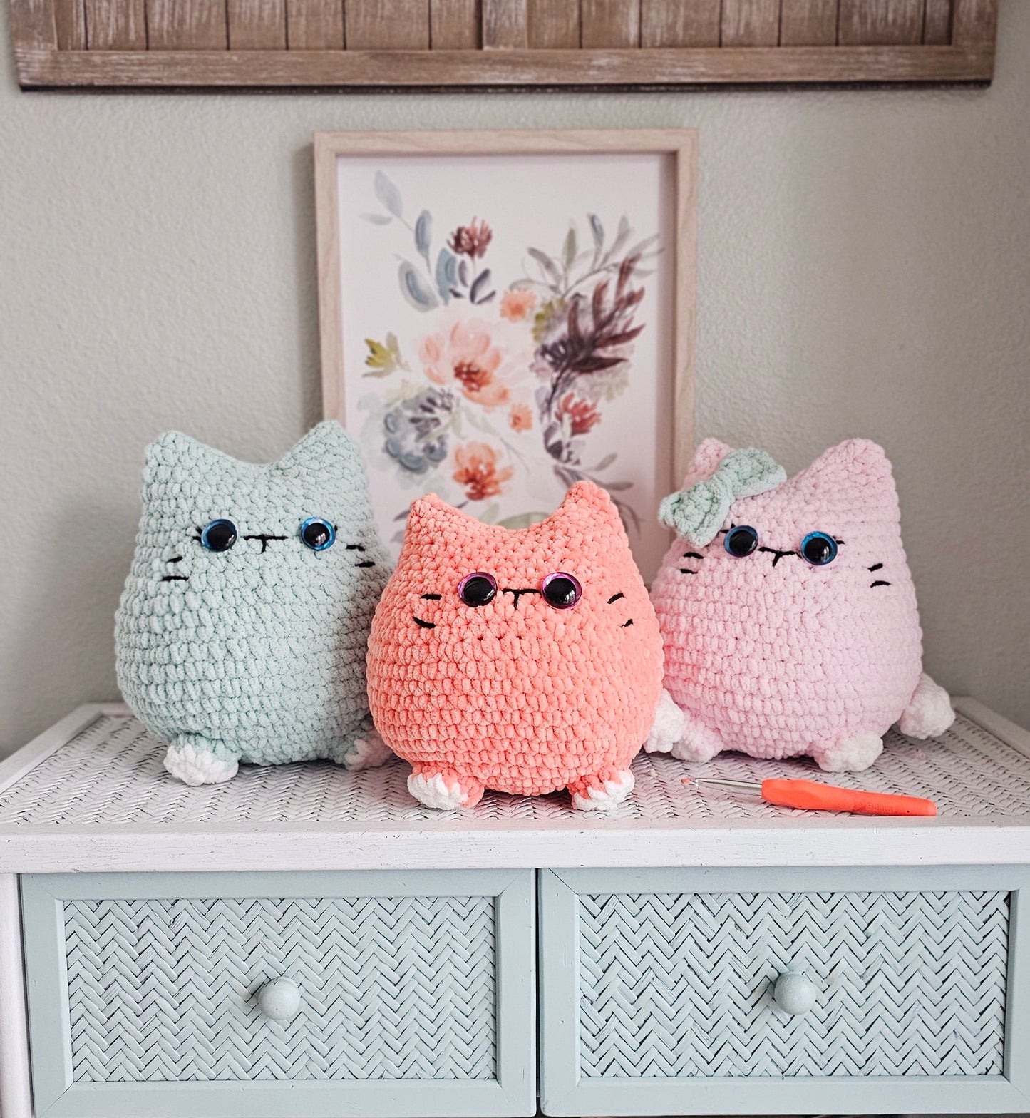 Crochet Cat Pattern, No-Sew DIY Chunky Cat Plush, Easy Crochet Project for Cat Lovers, Beginner-Friendly Amigurumi Pattern