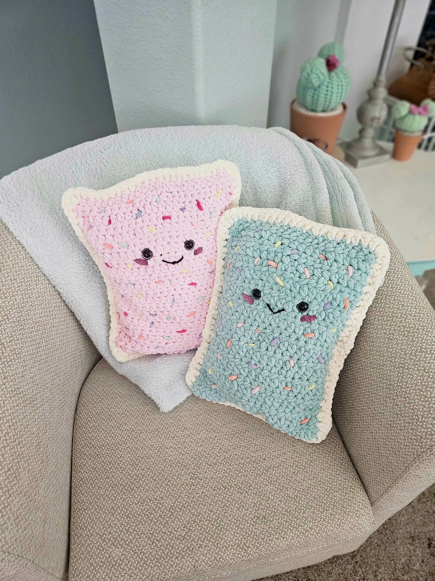 Poptart Pillow Crochet Pattern, No Sew, Amigurumi, Crochet Food, PDF Download, KnotsMerryYarn