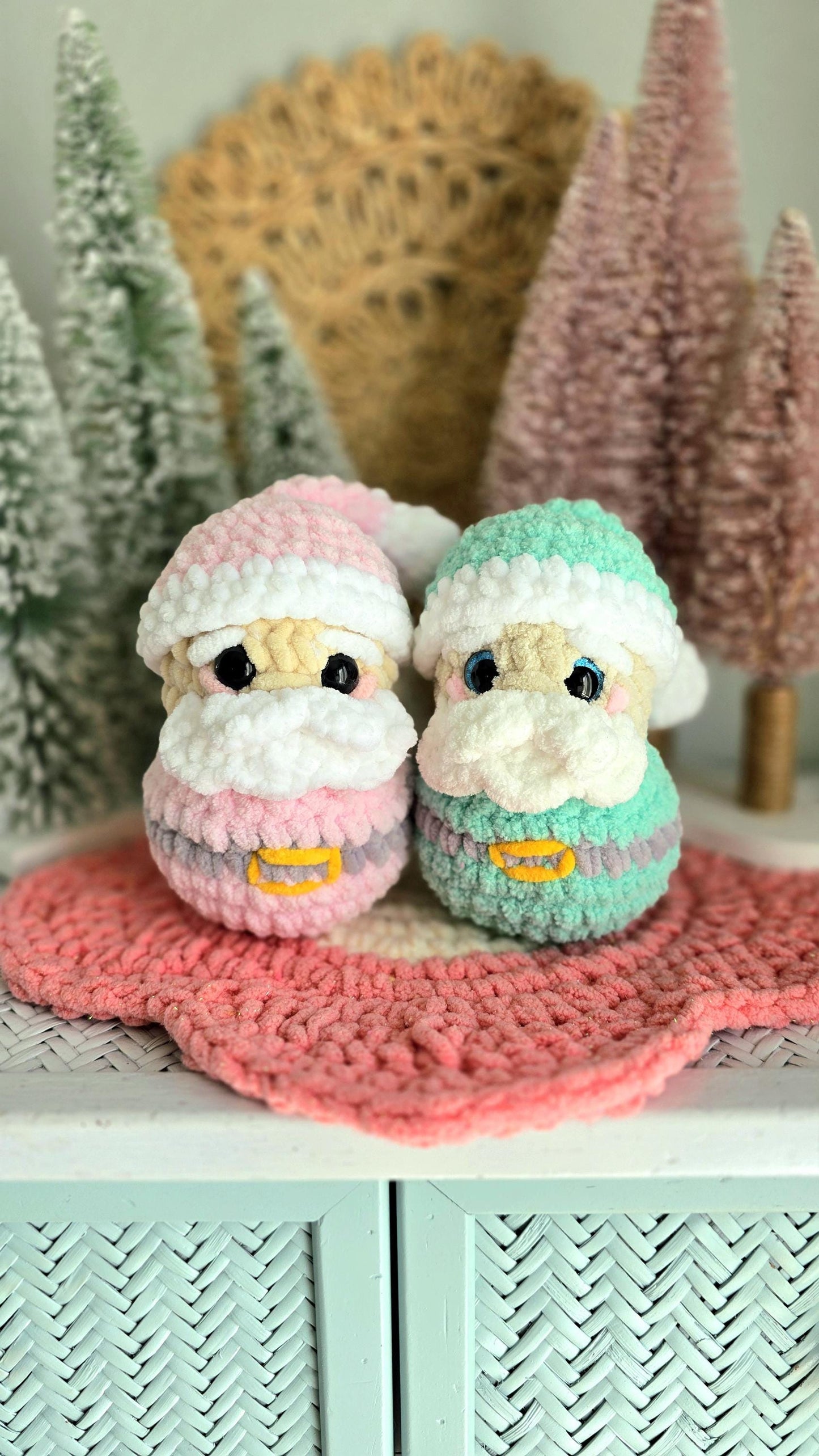 Santa Claus Crochet Pattern, Kris Kringle, Christmas, Amigurumi, PDF Download, KnotsMerryYarn