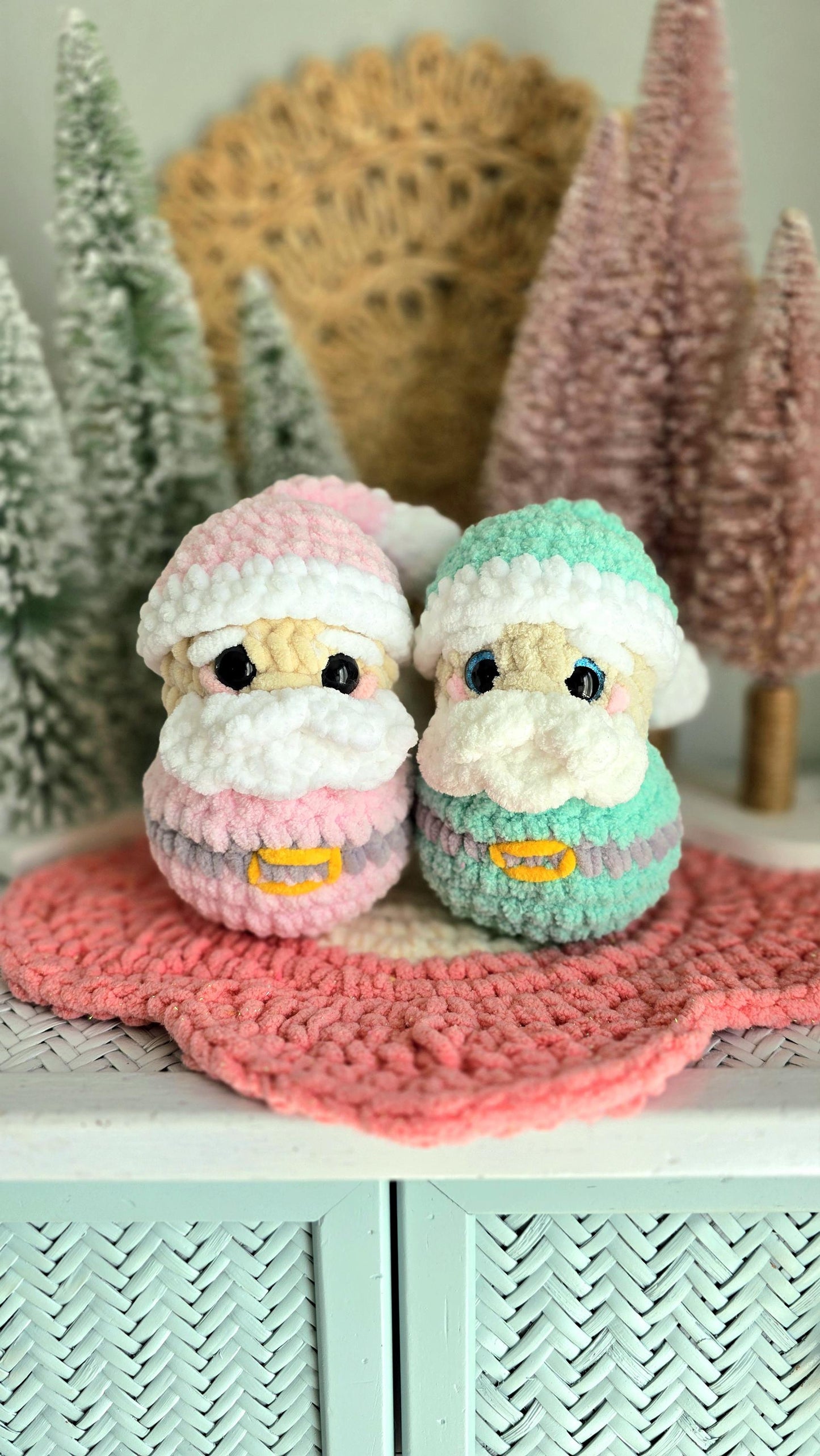 Santa Claus Crochet Pattern, Kris Kringle, Christmas, Crochet Santa, Amigurumi, PDF Download, KnotsMerryYarn